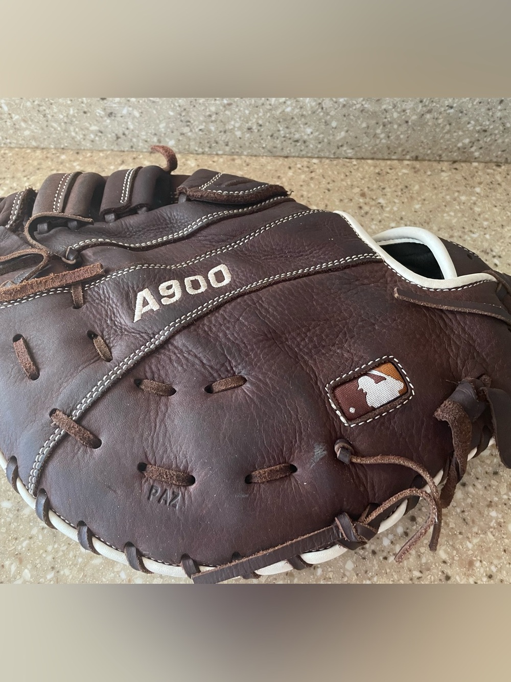 Wilson A900 First Base Mitt Brown Glove 12" Right Hand Throw ~Broken In Nicely!